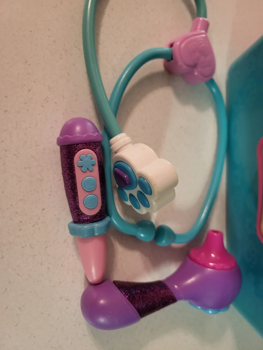 Doc McStuffins Pet Vet On The Go Pet Puppy Carrier with Accessories With Plush
